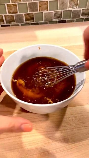 Chicken Teriyaki Lettuce Wraps with Homemade Thai Peanut Sauce смотреть онлайн