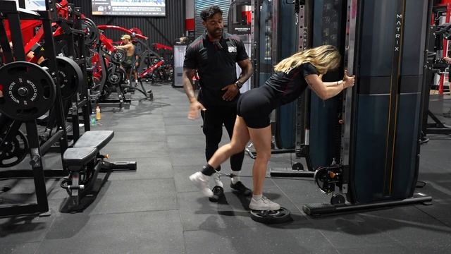 Glute | Cable Kickback | Do's and Don'ts смотреть онлайн