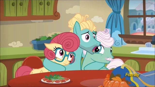 Zephyr Breeze playing with Fluttershys mane смотреть онлайн