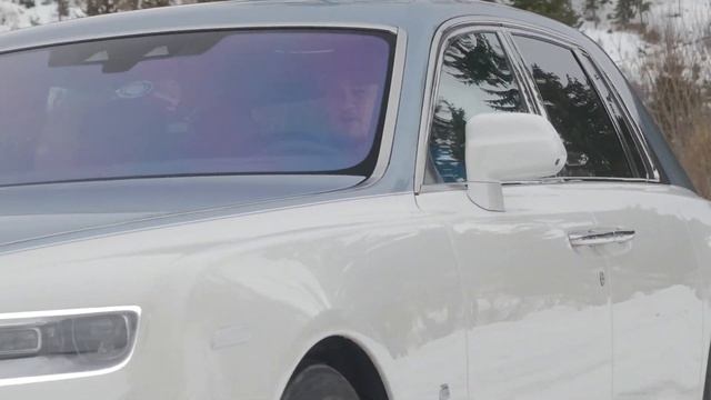 THE £400,000 ROLLS ROYCE PHANTOM: A SENSIBLE REVIEW!! смотреть онлайн