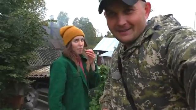 Девушка на копе и в лесу Весёлая Ленка смотреть онлайн