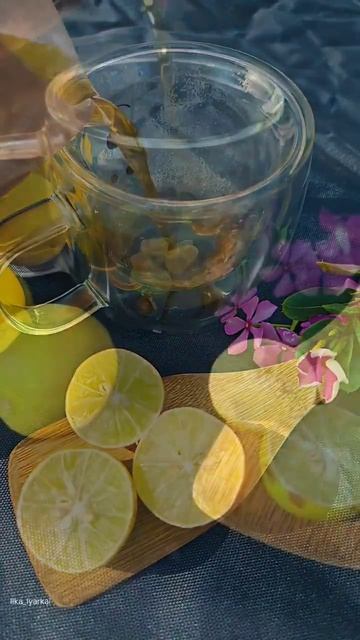 How do you take your tea ? #greentea #organic #essential #lifestyle #wellness #health #detox #tips смотреть онлайн
