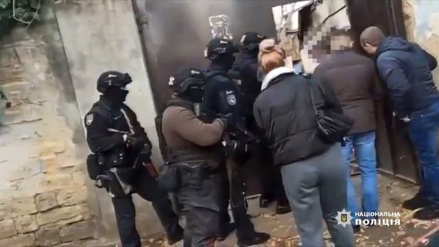 Правоохоронці затримали осіб, які умисно знищили майно агрофірми та заводу на Черкащині смотреть онлайн