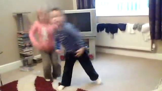 Alfie and Lily r Horrid Henry and Moody Margret in Too Cool For Skool смотреть онлайн