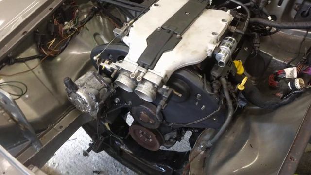 Vauxhall Omega X30XE v6 in an MGB смотреть онлайн