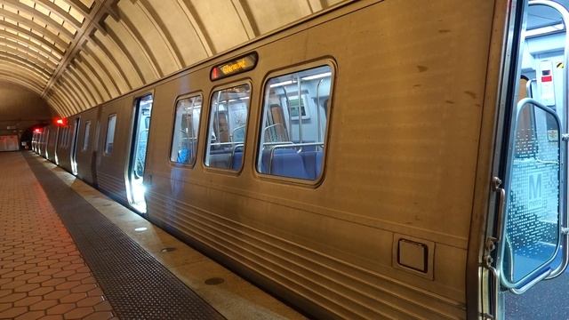 WMATA Metrorail : Glenmont Bound Kawasaki 7000-Series Red Line Train @ Woodley Park-Zoo/Adams Morga смотреть онлайн