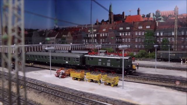3x Oberfranken (28) - E32 12 von Piko смотреть онлайн