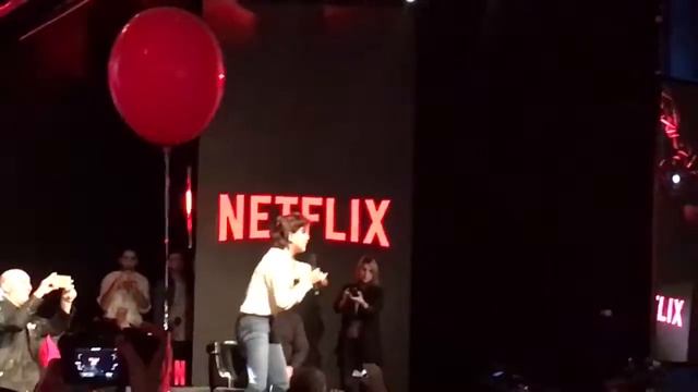 Millie Bobby Brown en Argentina Cómiccon 2017 смотреть онлайн