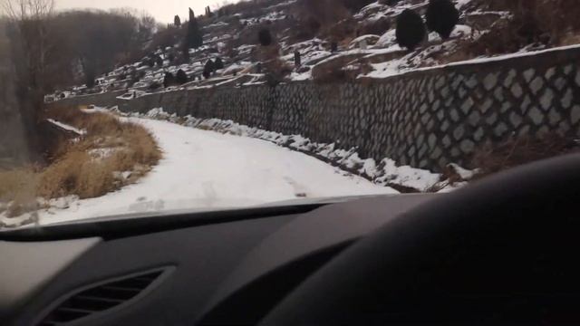 bmw X1 25d snow road test01 смотреть онлайн