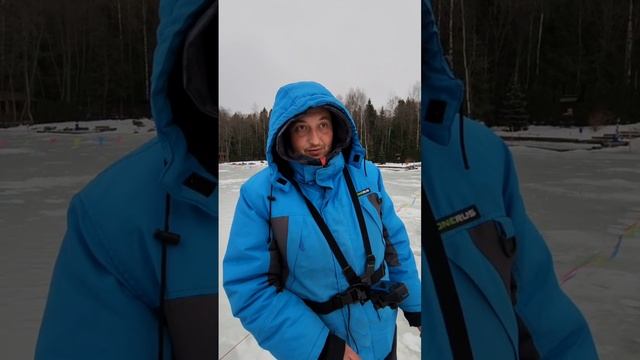 Сегодня Борис в качестве рыбака ловил в районе 5 закрытой беседки. смотреть онлайн