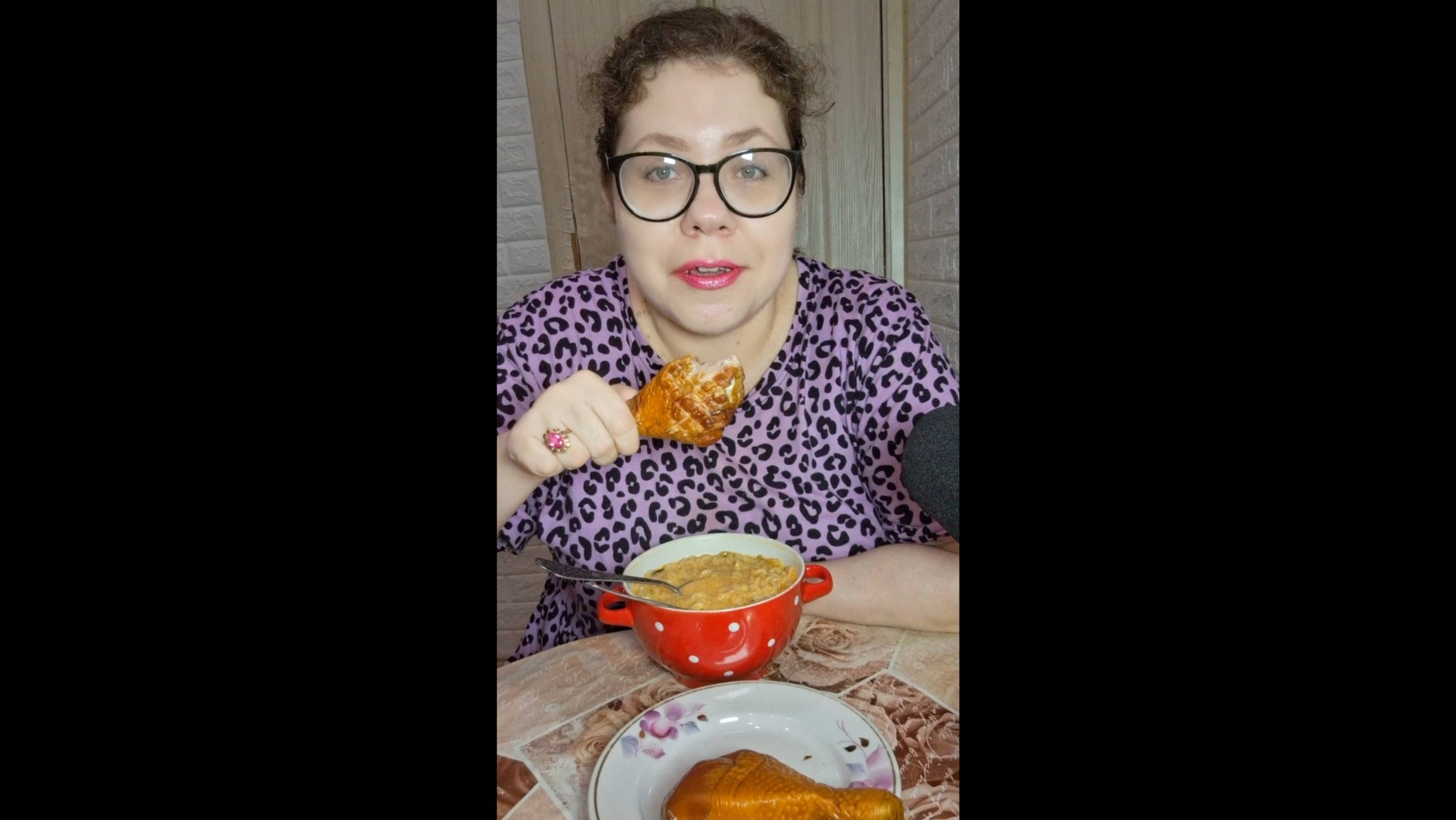 Мукбанг Чан Рамен, Копченые голени