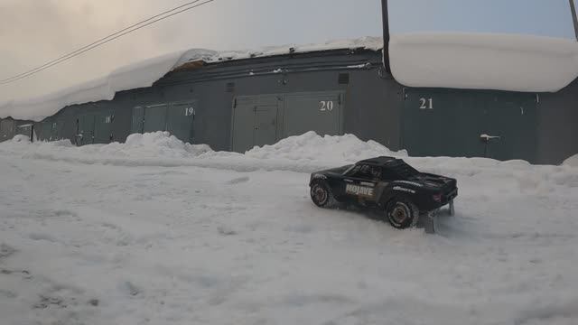 ARRMA MOJAVE GROM BLX прет.