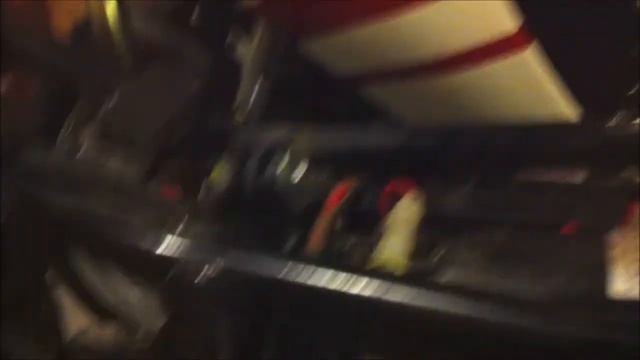 Jumpering The Starter Solenoid on a 1979 Suzuki GS 425L смотреть онлайн