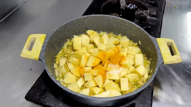 आलू चौलाई की हेल्दी, टेस्टी सब्ज़ी | Aloo Chaulai ki Sabji | Aalu Chaulai ka saag | Chef Ashok смотреть онлайн