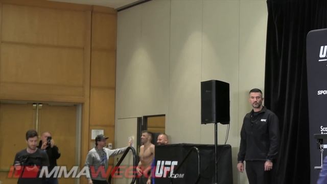 UFC 297 Official Weigh-Ins: Sean Strickland vs Dricus Du Plessis смотреть онлайн