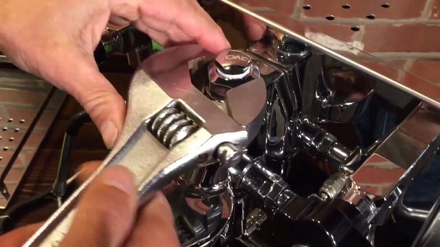 How To Drain a Dual-Boiler E61 Espresso Machine смотреть онлайн