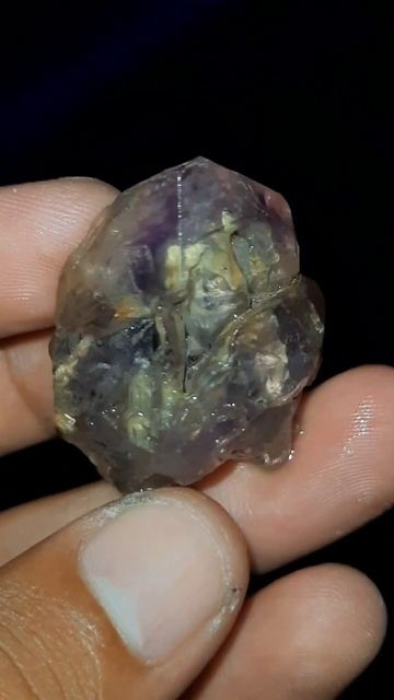 인도네시아 칼리만탄산 천연 자수정 석영. 보라색 컬러의 뷰티 스톤 . #rough #amethyst смотреть онлайн