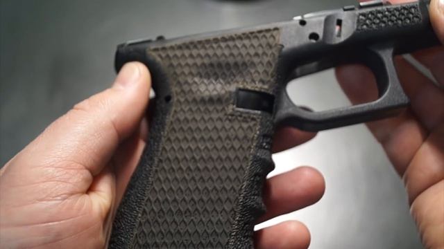 Laser Stippling Guns (Correcting a hand stipple job - Glock 19) смотреть онлайн