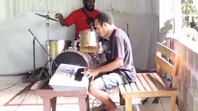 Larim Singsing(live performance )-Liberty Worship Band. Calvin Suamani leads the vocal смотреть онлайн