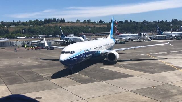 Boeing 737 Max 10 Makes First Flight, En Route To 2023 Service Entry – AIN