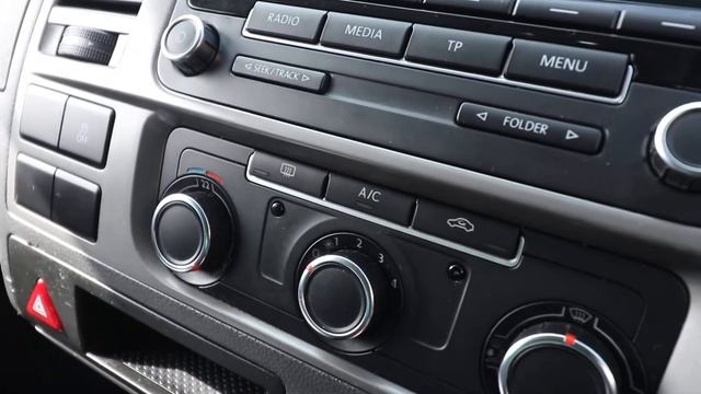 VW Transporter Highline Kombi Detailed Walk & Talk Review смотреть онлайн