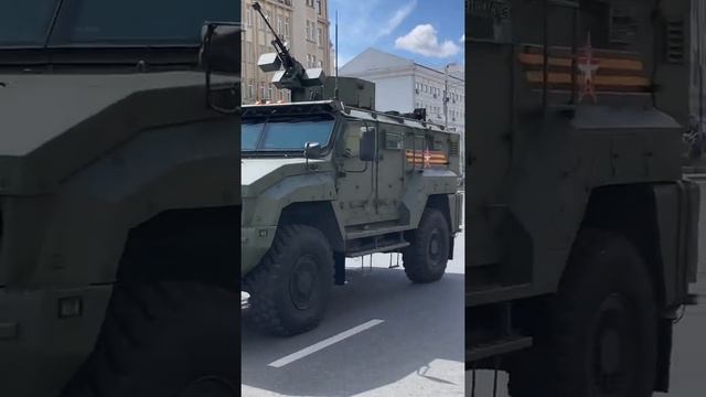 Ещё немного машин с Парада Победы в 2022 г. Я люблю свою Родину! смотреть онлайн