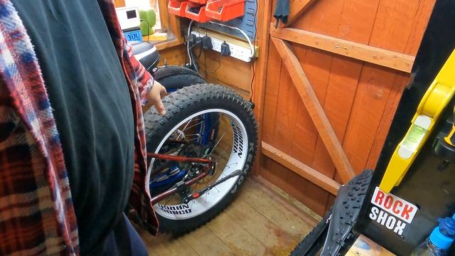 Fat Bike Rider # Vittoria Cannoli 26 x 4.8 Fat Bike Tyre смотреть онлайн