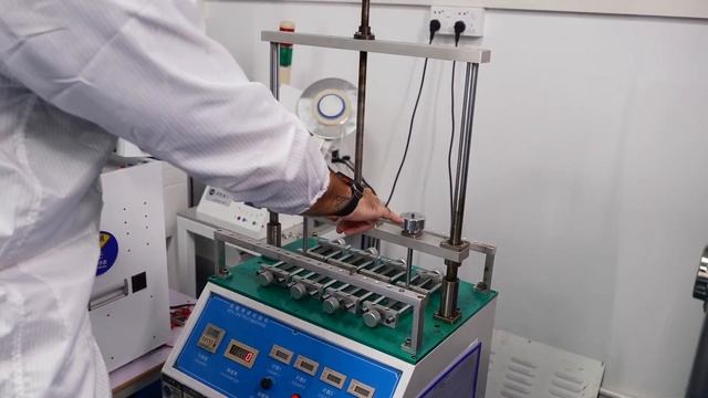 Warrior Mini 3 Portable Hand Torch Switch Test смотреть онлайн