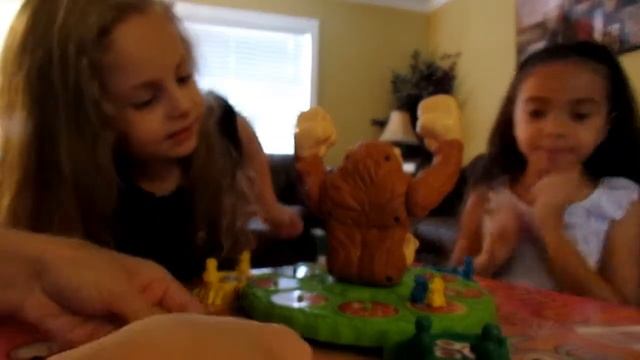 Mashin Max Game!!! Peyton & Alessia Play смотреть онлайн