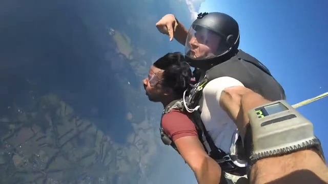 Tandem Skydive | Chandra R смотреть онлайн