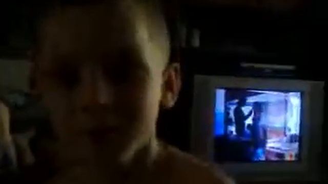 попытка спеть под Адама Ламберта))) смотреть онлайн