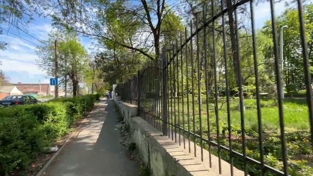 Прогулка по проспекту улице Чернокозова города Шахты Ростовской области апрель 2024 смотреть онлайн