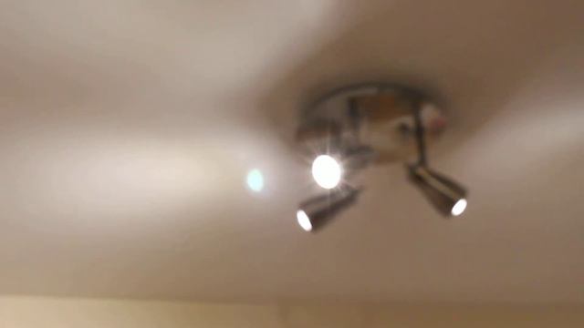 Ultraleds 5 watt GU10 faulty led bulb Video 2 of 3 смотреть онлайн
