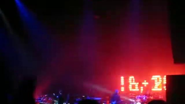 Massive Attack - "Inertia Creeps" (live 5/20/10 @ Wiltern Los Angeles) смотреть онлайн