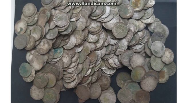 Клад серебряных монет прислали на оценку смотреть онлайн