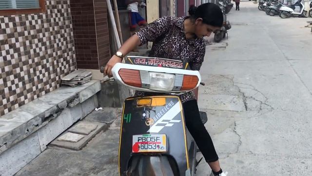 Kinetic Honda reviving 2023 | hard to start kinetic Honda scooty | scooty cranking by Punjabi gir смотреть онлайн