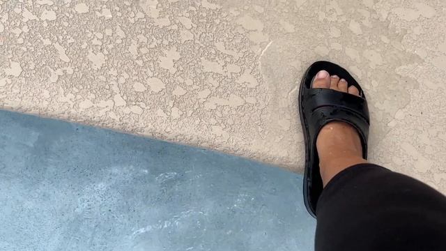 OOFOS Post Run Recovery Sandals | Our Point Of View смотреть онлайн