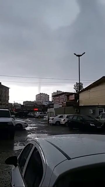 Смерч вышел на сушу с моря в Адлере