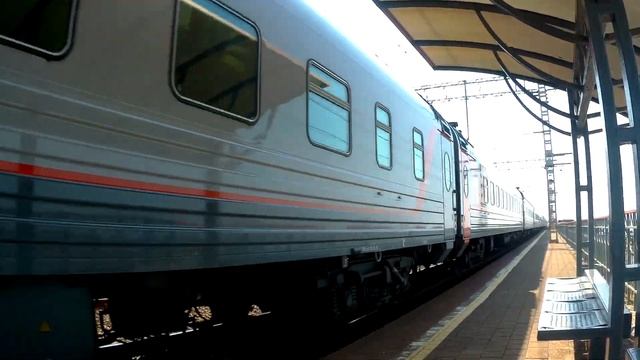 Электровоз 2ЭС4К-128 с поездом№083М Москва-Адлер платформа Известия 28.08.2018 смотреть онлайн