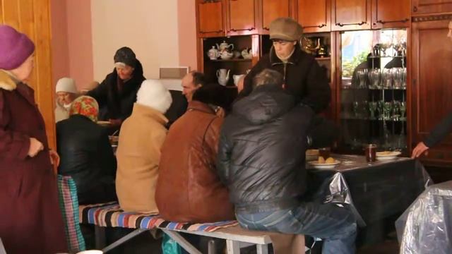 Луганск март 2015г бесплатная трапезая для малоимущих