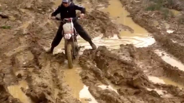 Пит байк по колеи .Pit dirt bike on track смотреть онлайн