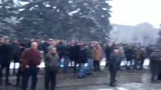 Crowd in Snowing Gyumri смотреть онлайн