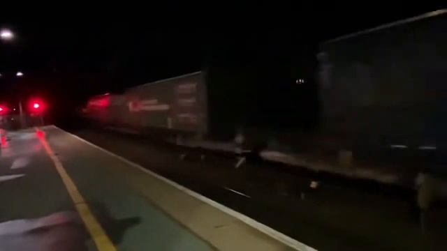 90034 (DB Blue) And 90037 “Christine” Working 4S49 Flying Up To Grangemouth From Daventry