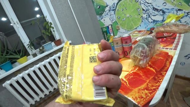 РАСПАКОВКА ДВУХ ПАКЕТОВ ИЗ МАГАЗИНОВ. БЫЛО ПОТРАЧЕНО 1000 РУБЛЕЙ. смотреть онлайн