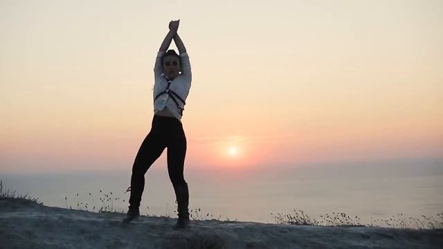 VOGUE BY KARINA NINJA-ZORRA смотреть онлайн