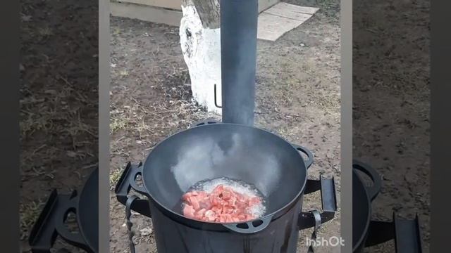 Доширак с говядиной и овощами в казане на костре😉