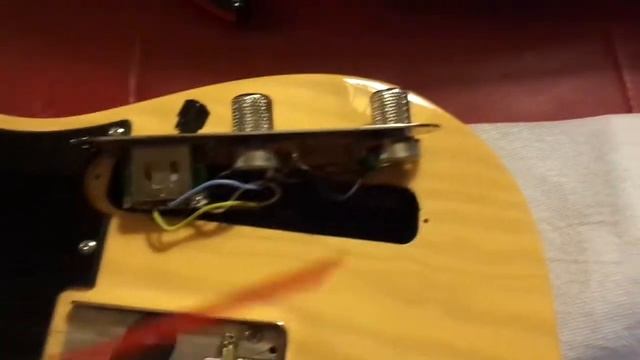 Telecaster Repair - Cleaning Volume And Tone Pot   - With Contact Cleaner