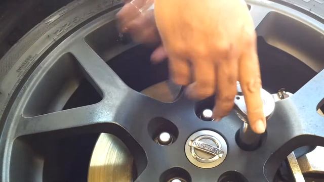 How to remove lugnut lock смотреть онлайн