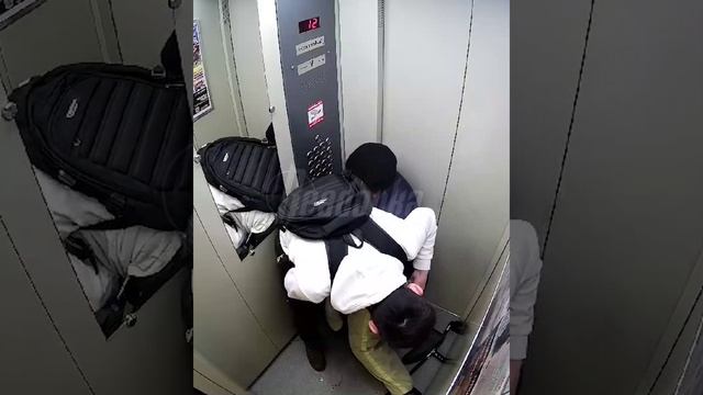 В Краснодаре отморозок с бородкой набросился на пожилого дедушку в лифте, избил и ограбил его смотреть онлайн