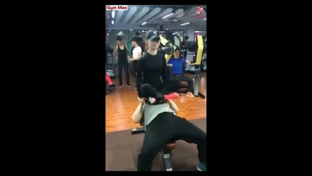 KHI TẬP GYM CÓ BẠN GÁI ĐỘNG LỰC TĂNG 300%  - GYM MAX